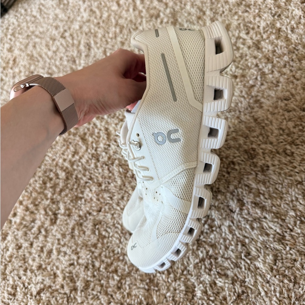 On Running Women's White/Cream Cloudflow Sneakers - Picture 4 of 7